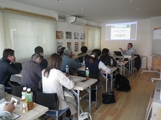 25年5月12日「低燃費住宅普及の会による家づくり教室」のお知らせ。