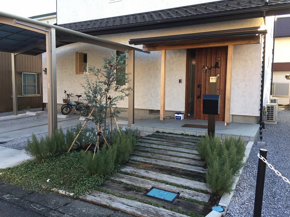 構造美を活かした、光と木に包まれるナチュラル住宅