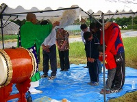 テントの中での地鎮祭