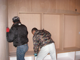 天鷹酒造様棚取り付け工事