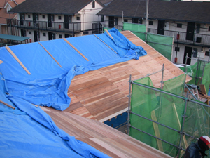 作業終了後に再び覆います