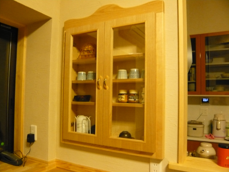 取り付けた飾り棚