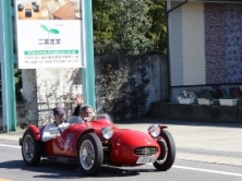 赤いクラシックカー