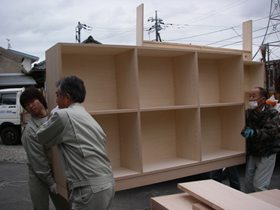 天鷹酒造様家具搬入