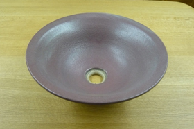 ピンクの陶器です。