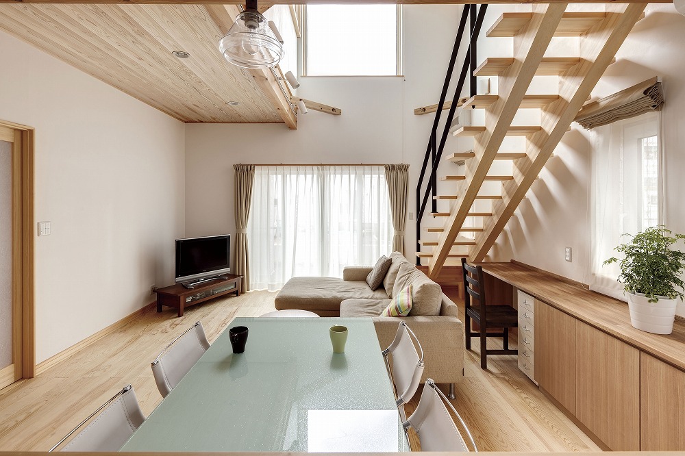 ナチュラル×アイアン ─ 開放感とデザイン性を両立した住まい - photo 3