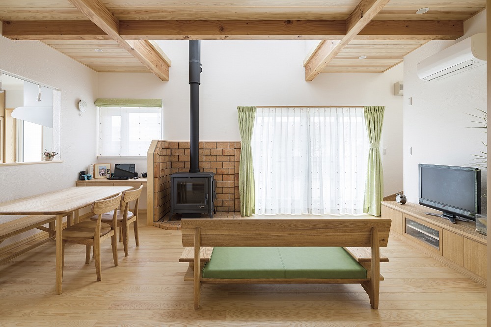 構造美を活かした、光と木に包まれるナチュラル住宅 - photo 1