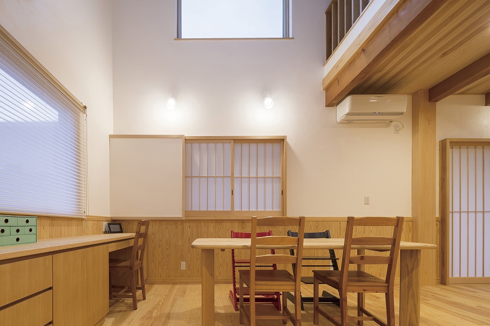 ロフトとワークスペースを備えた、多世代が過ごせる住まい - photo 2