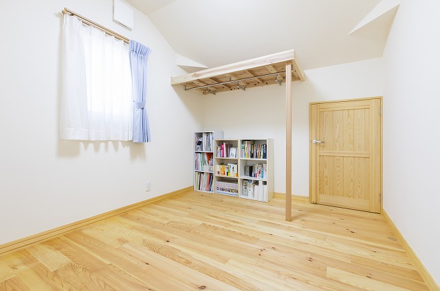 ウッドデッキが広がる、田園風景のある家 - photo 1