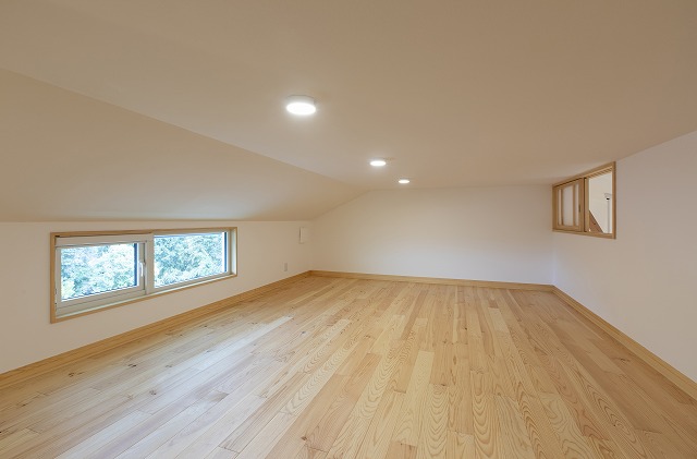 素材の特性を活かしたエアコンに頼らない温熱環境の家 - photo 4