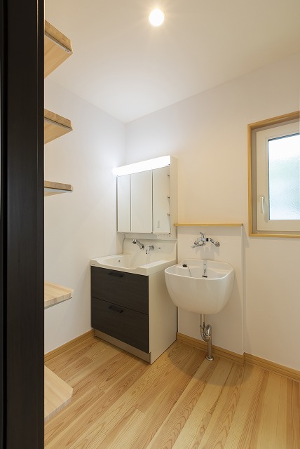 素材の特性を活かしたエアコンに頼らない温熱環境の家 - photo 7