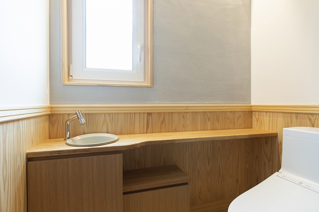 素材の特性を活かしたエアコンに頼らない温熱環境の家 - photo 8