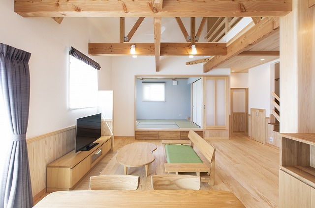 自然素材の力で快適性を実現 ─ 無垢材・漆喰・畳が調和する家 - photo 2