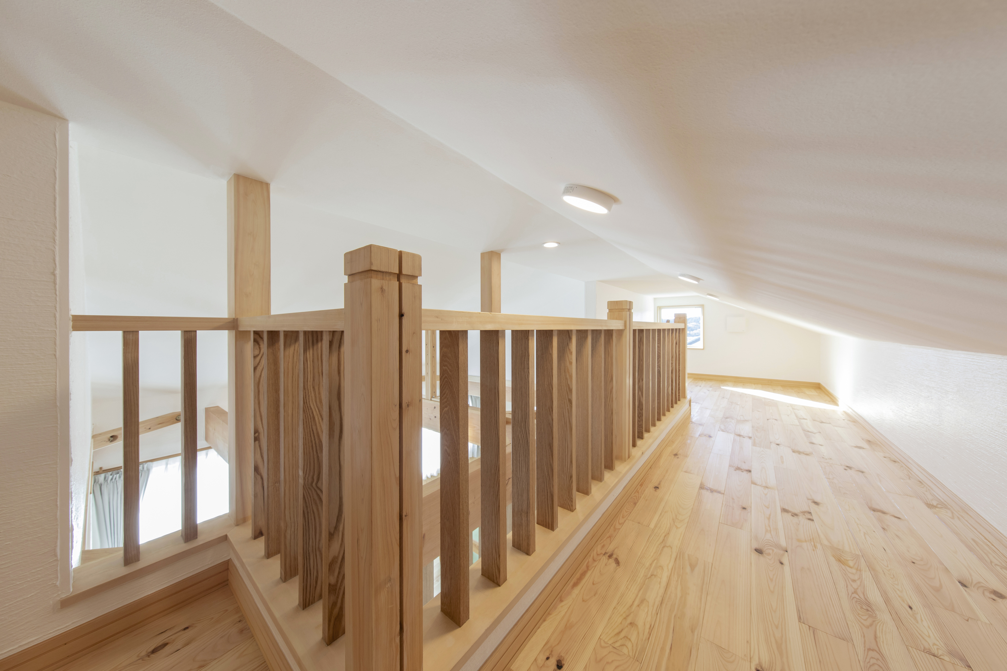 網代天井と小上がりの和室が織りなす伝統とモダンが融合する空間 - photo 3