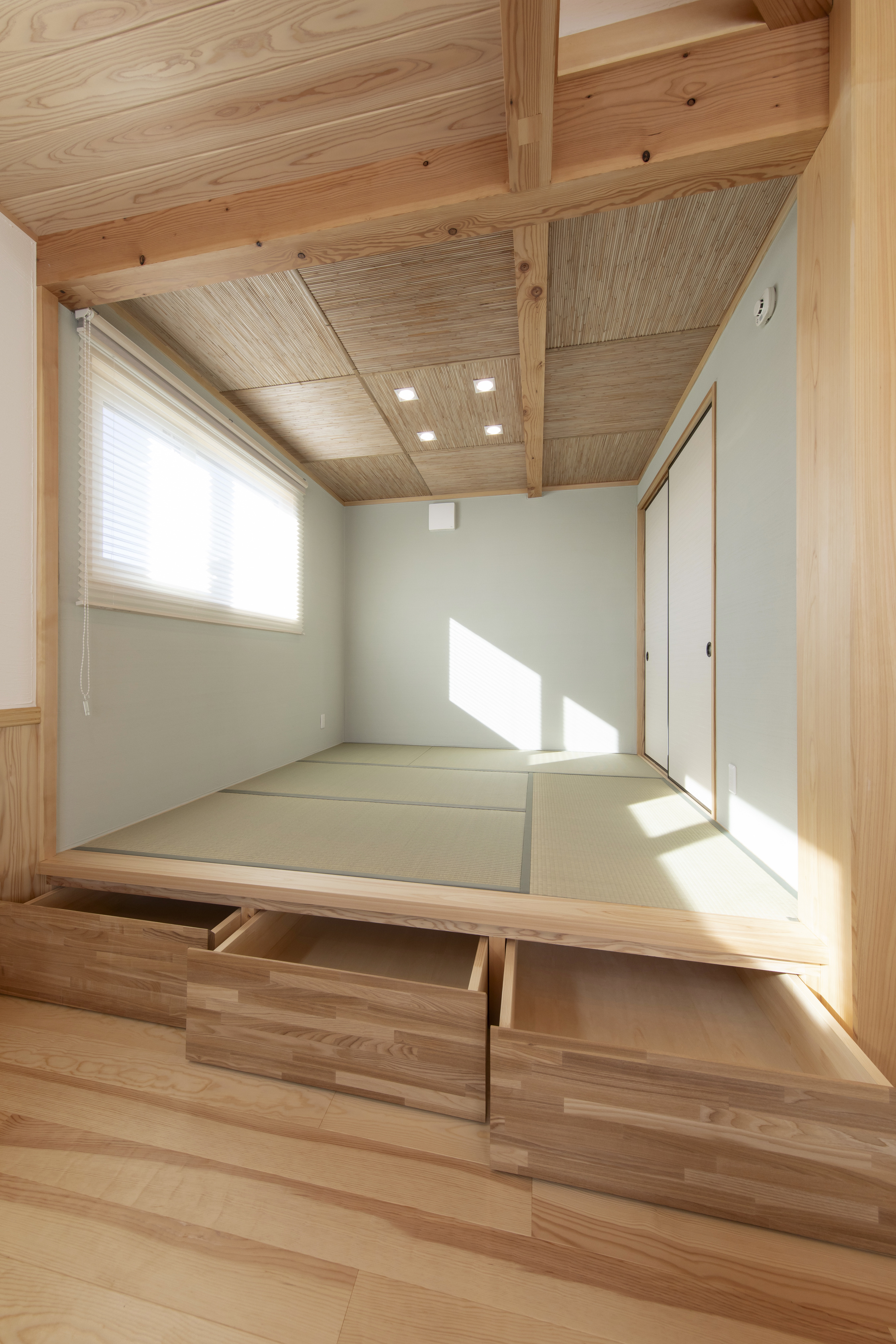 網代天井と小上がりの和室が織りなす伝統とモダンが融合する空間 - photo 6