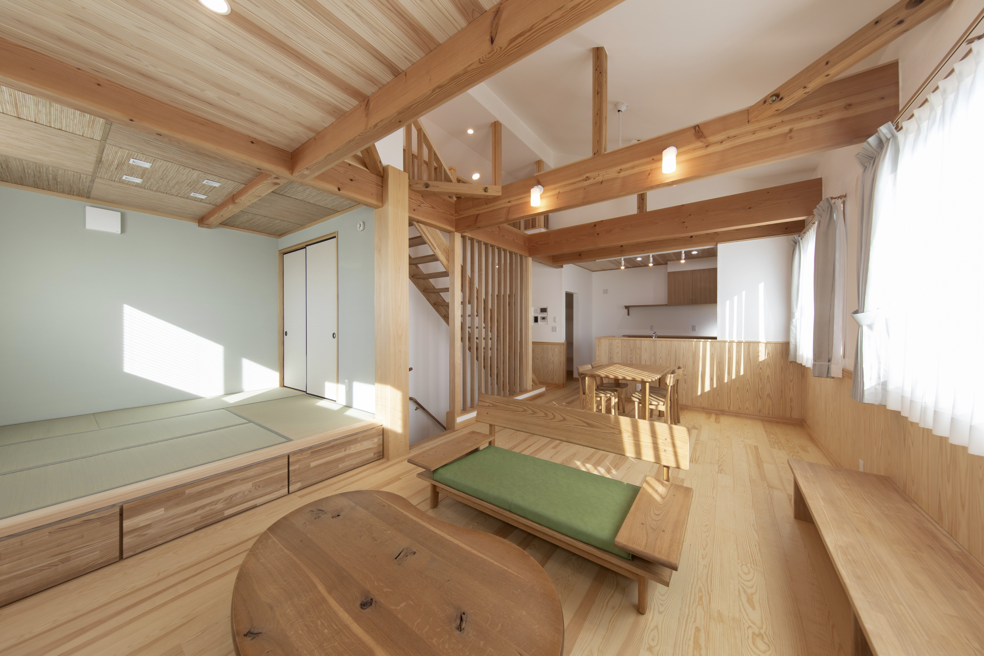 網代天井と小上がりの和室が織りなす伝統とモダンが融合する空間 - photo 7