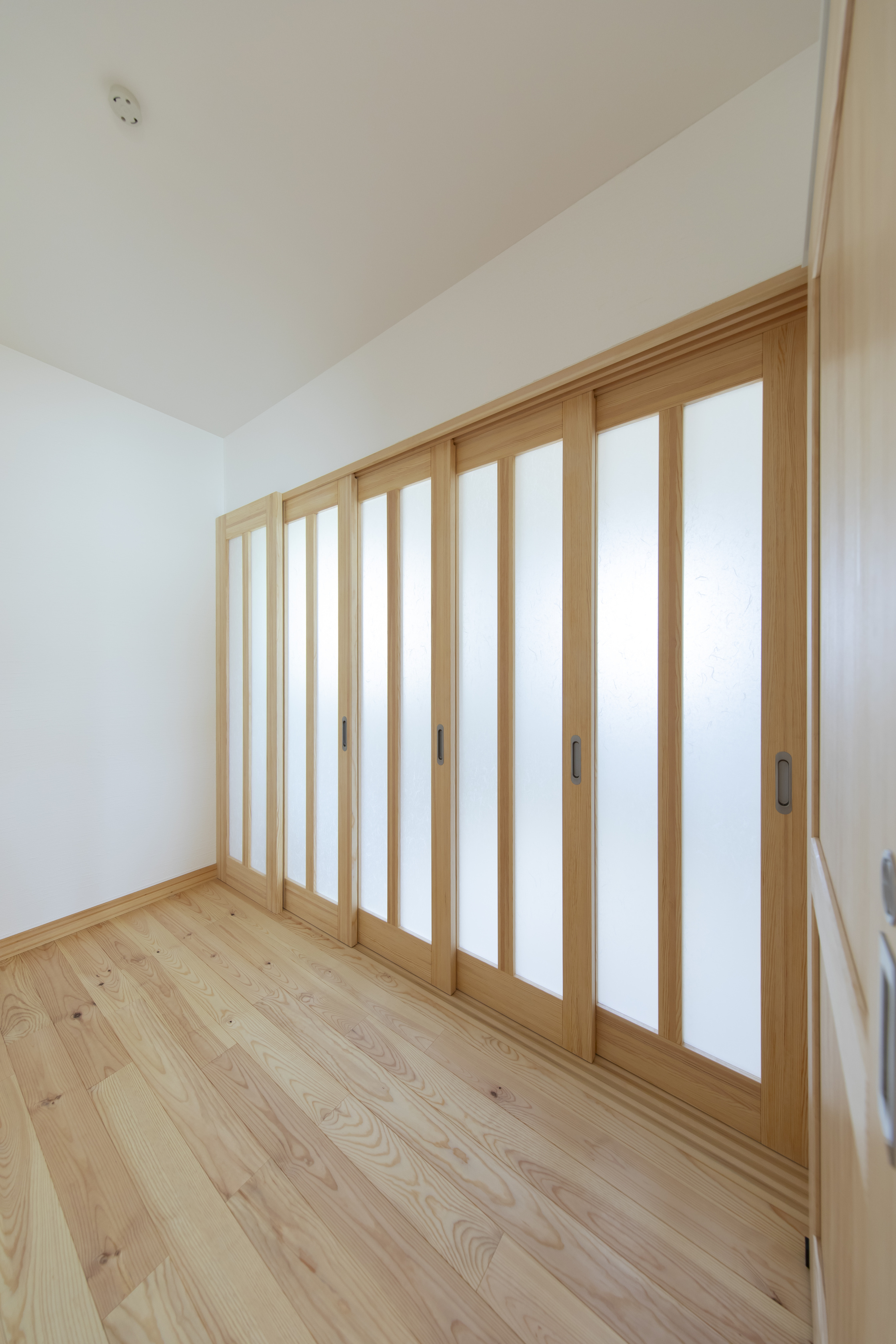 自然素材で統一された機能と美しさを両立する住まい - photo 6