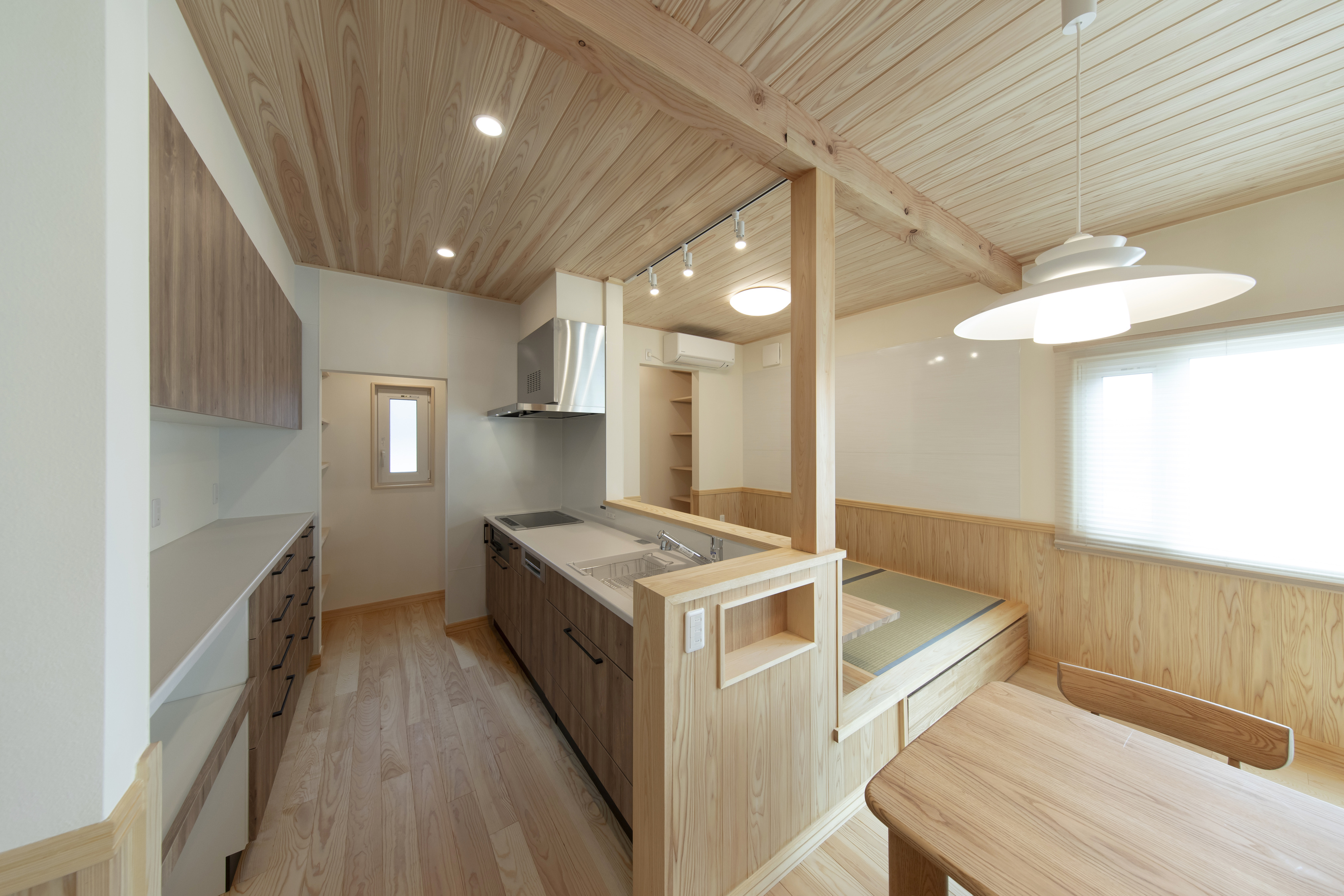 自然素材で統一された機能と美しさを両立する住まい - photo 7